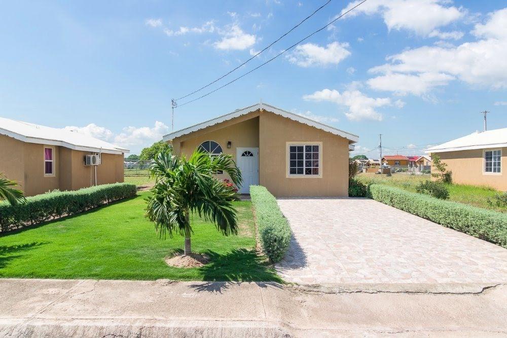 House For Sale COPPER AVENUE, Old Harbour 23,000,000 Keez