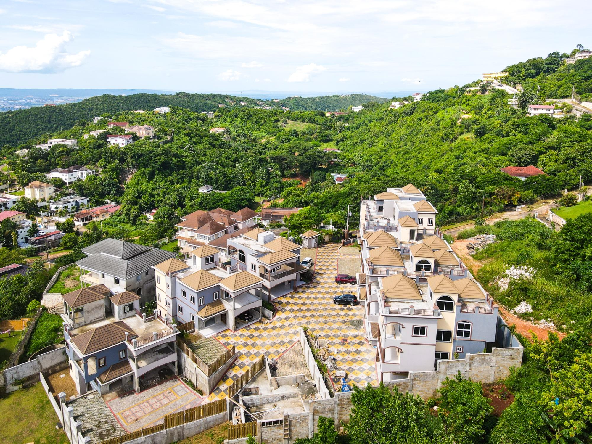 Apartment For Sale STANMORE, RED HILLS, Kingston 19 400,000 Keez