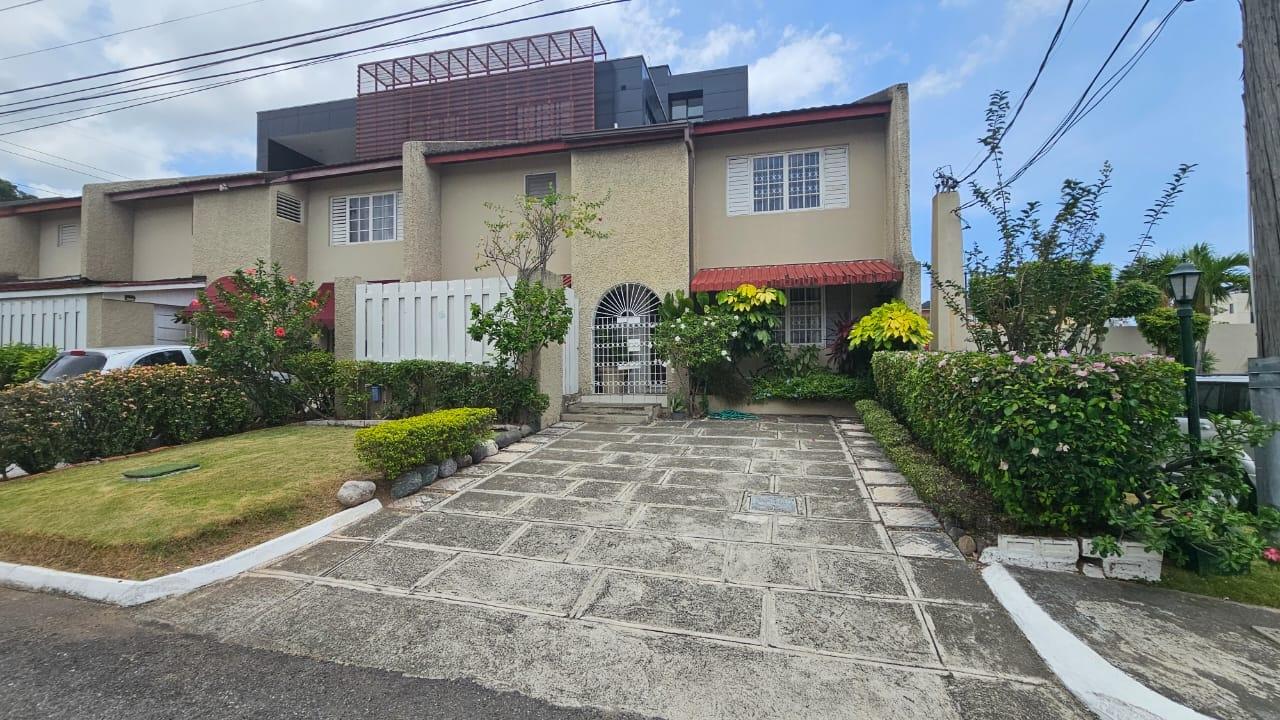 Townhouse For Rent LADY MUSGRAVE ROAD, Kingston 10 2,800 Keez