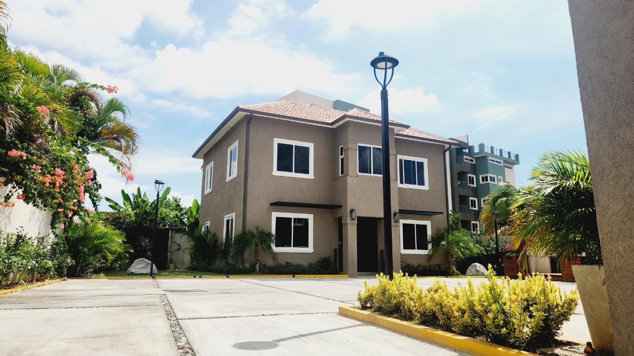 Apartment For Rent SUNSET DRIVE, Kingston 8 1,500 Keez