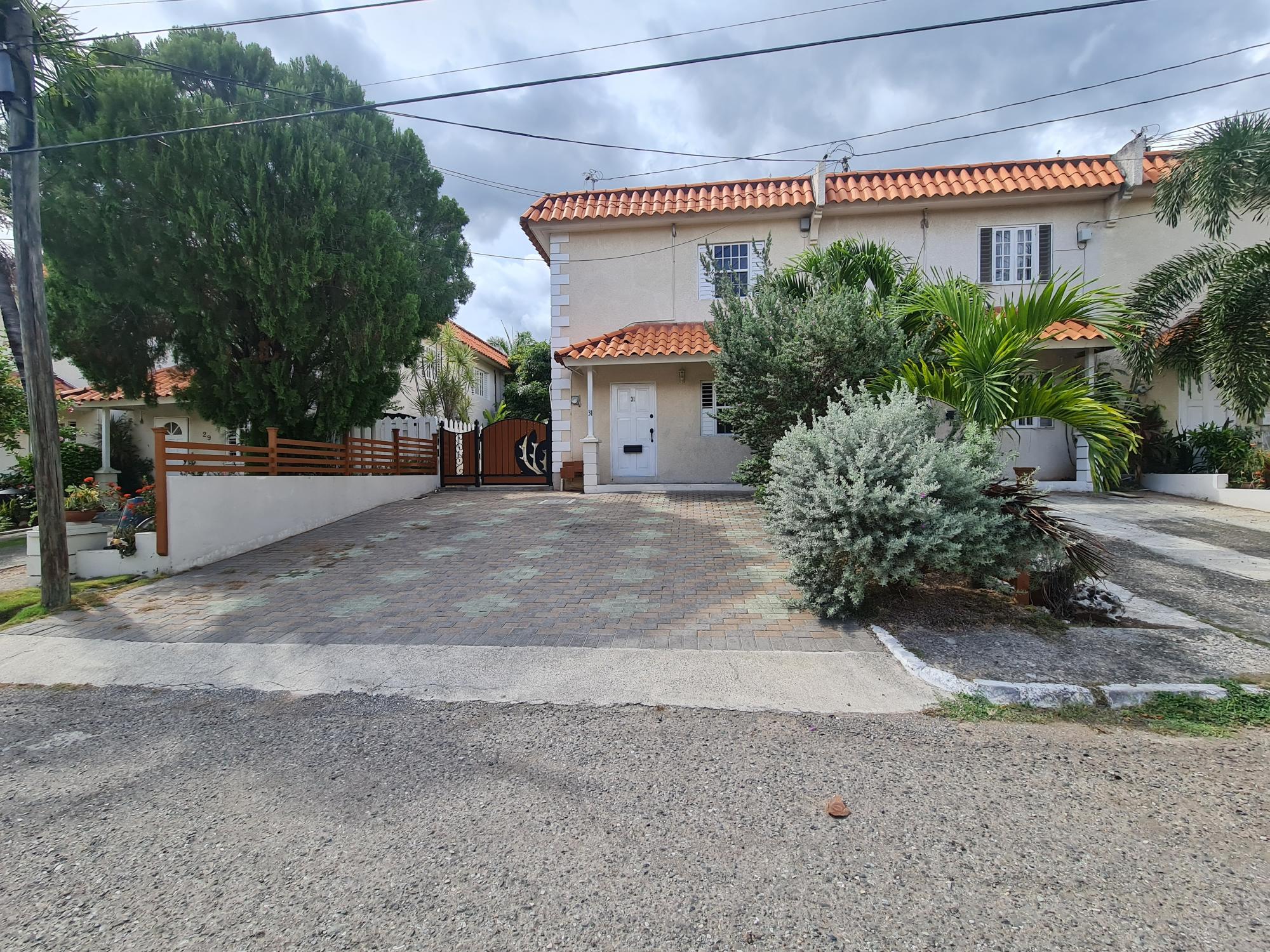 Townhouse For Rent MURRAY DRIVE, Kingston 6 1,800 Keez