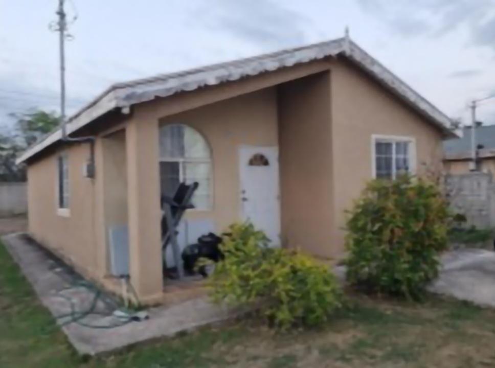 House For Sale NEW HARBOUR VILLAGE, Old Harbour 21,000,000 Keez