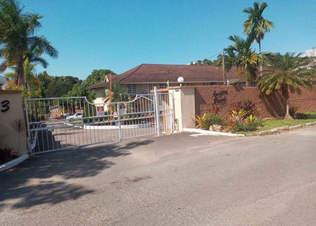 Townhouse For Rent MANOR PARK MEWS, Kingston 7 1,600 Keez