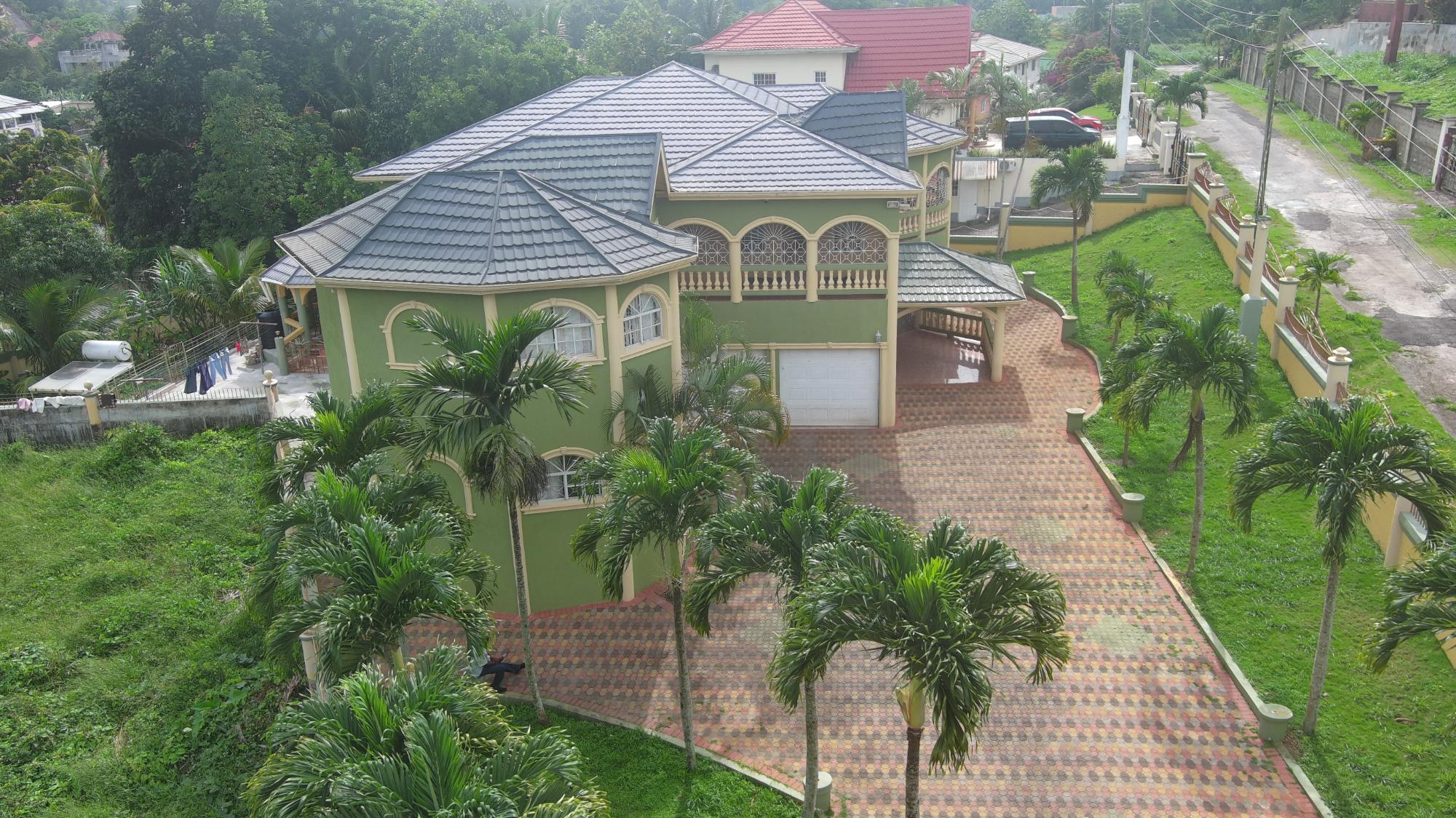 House For Sale BROMPTON ROAD MANDEVILLE, Mandeville 85,000,000 Keez