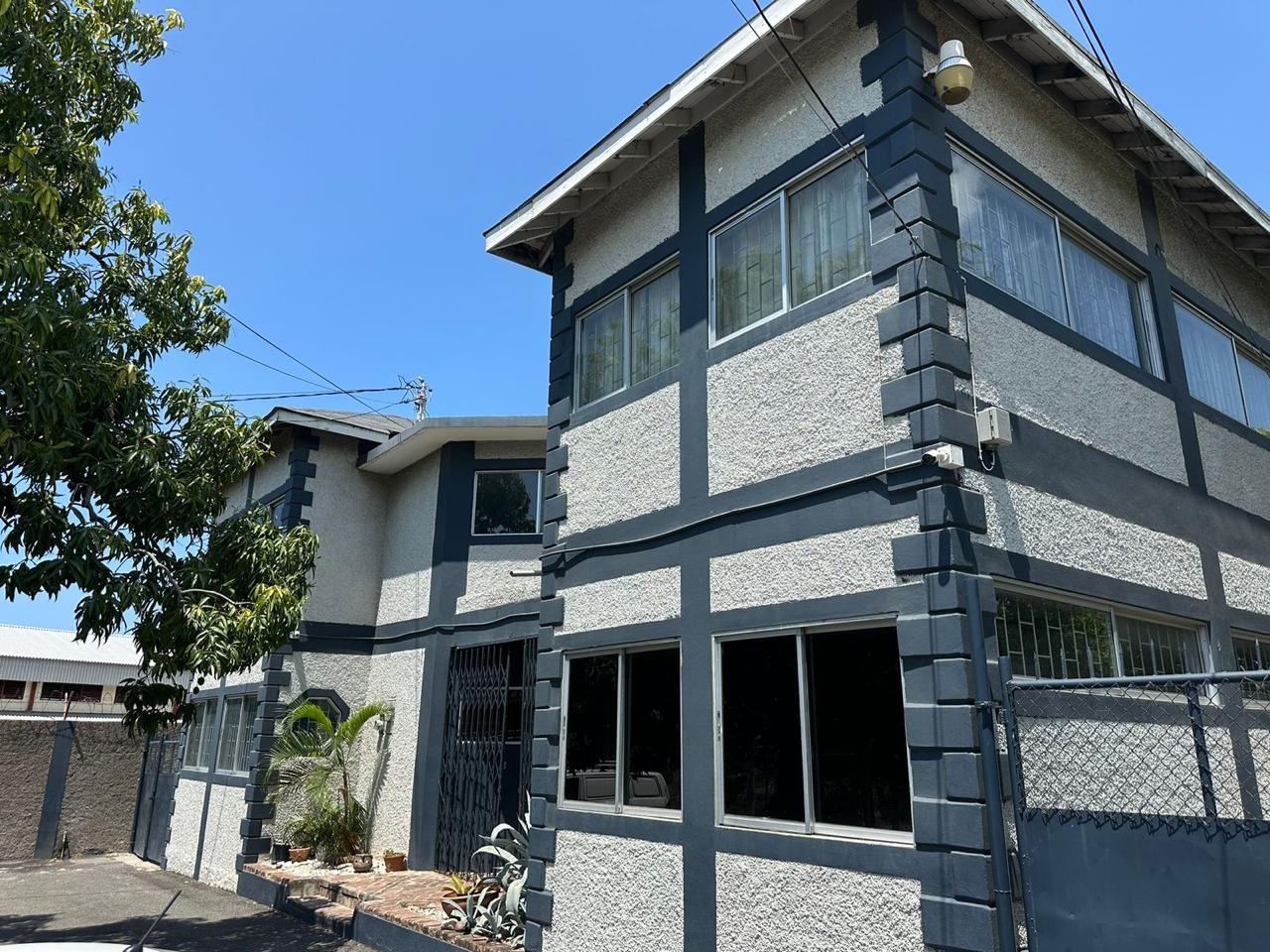 Offices / Commercial Bldg For Rent SOUTH CAMP ROAD, Kingston 4