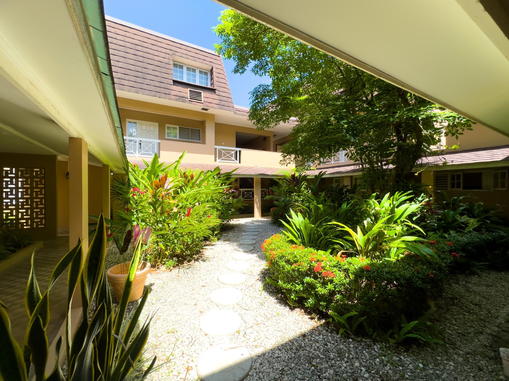 Townhouse For Rent MANOR PARK MEWS, Kingston 7 1,350 Keez