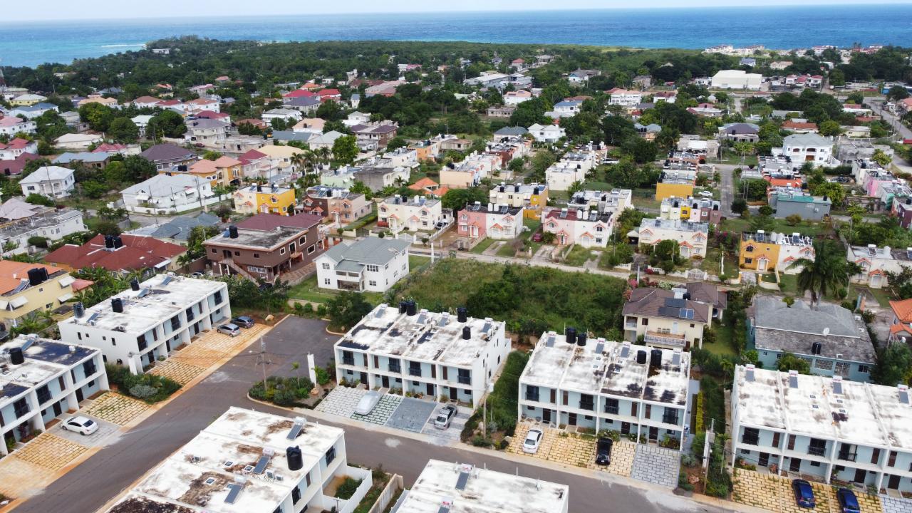 Townhouse For Rent CAMELOT VILLAGE, DISCOVER, Discovery Bay 900 Keez