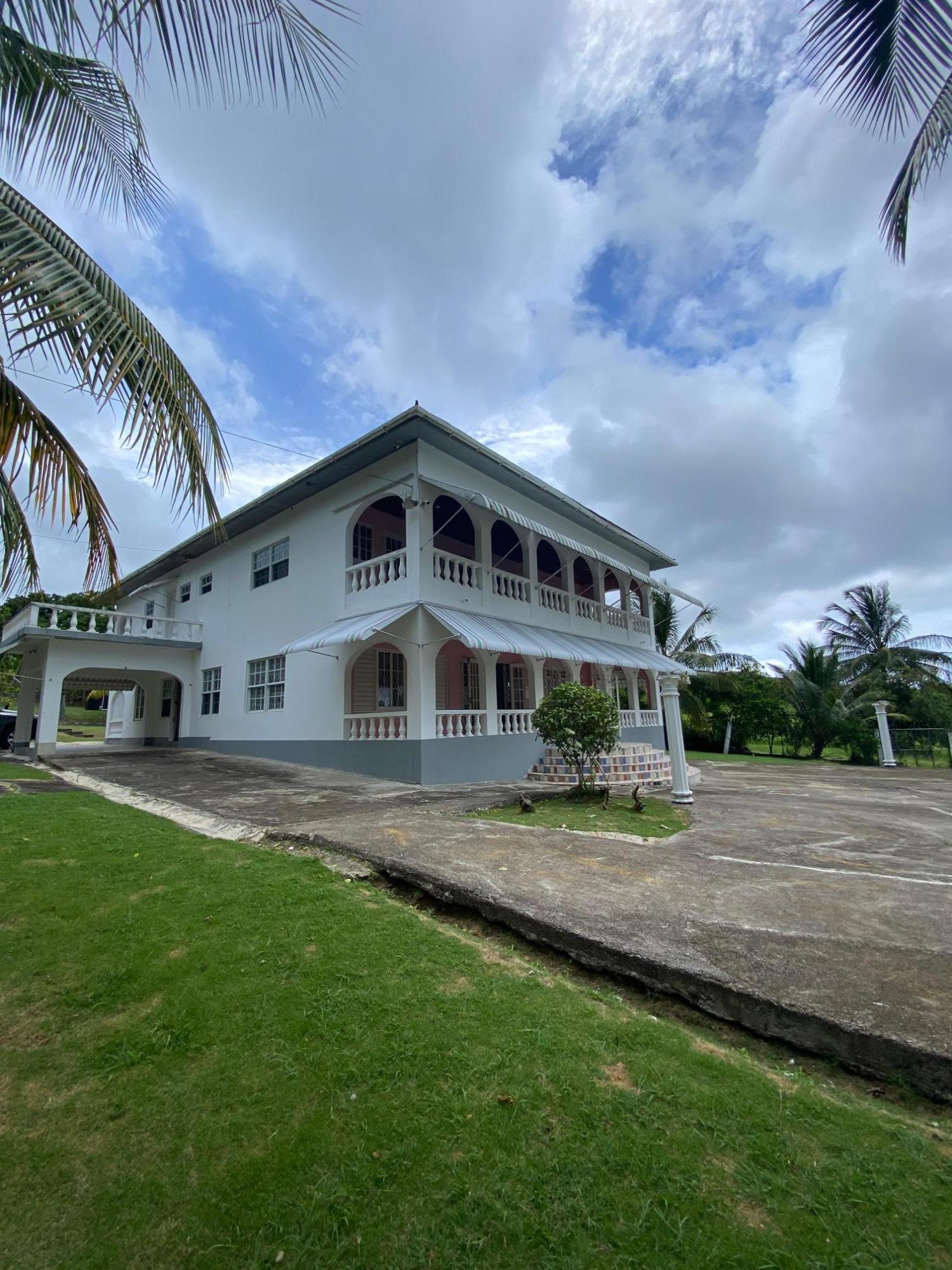 House For Sale ISLINGTON, ST. MARY, Islington 100,000,000 Keez