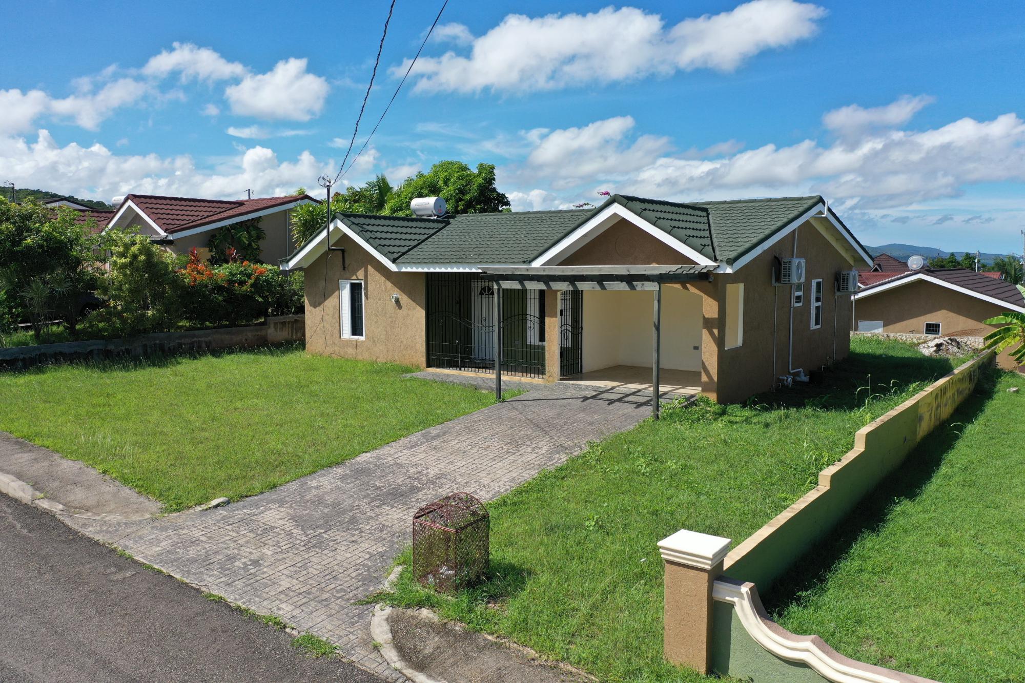 House For Rent STONEBROOK MANOR, Falmouth 1,400 Keez