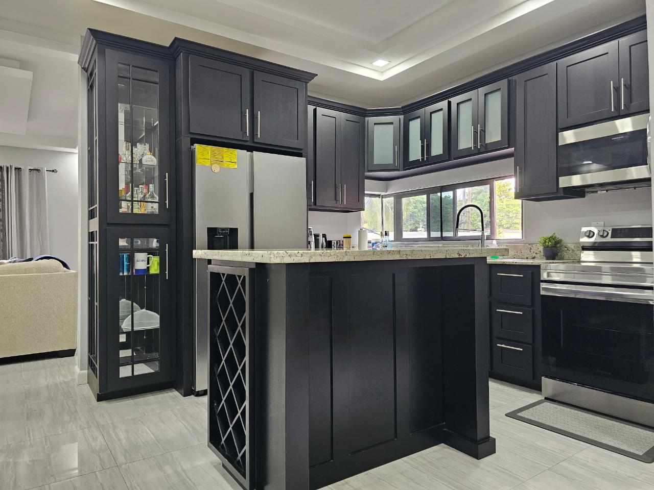 Apartment For Rent SUNSET DRIVE, Kingston 8 1,500 Keez