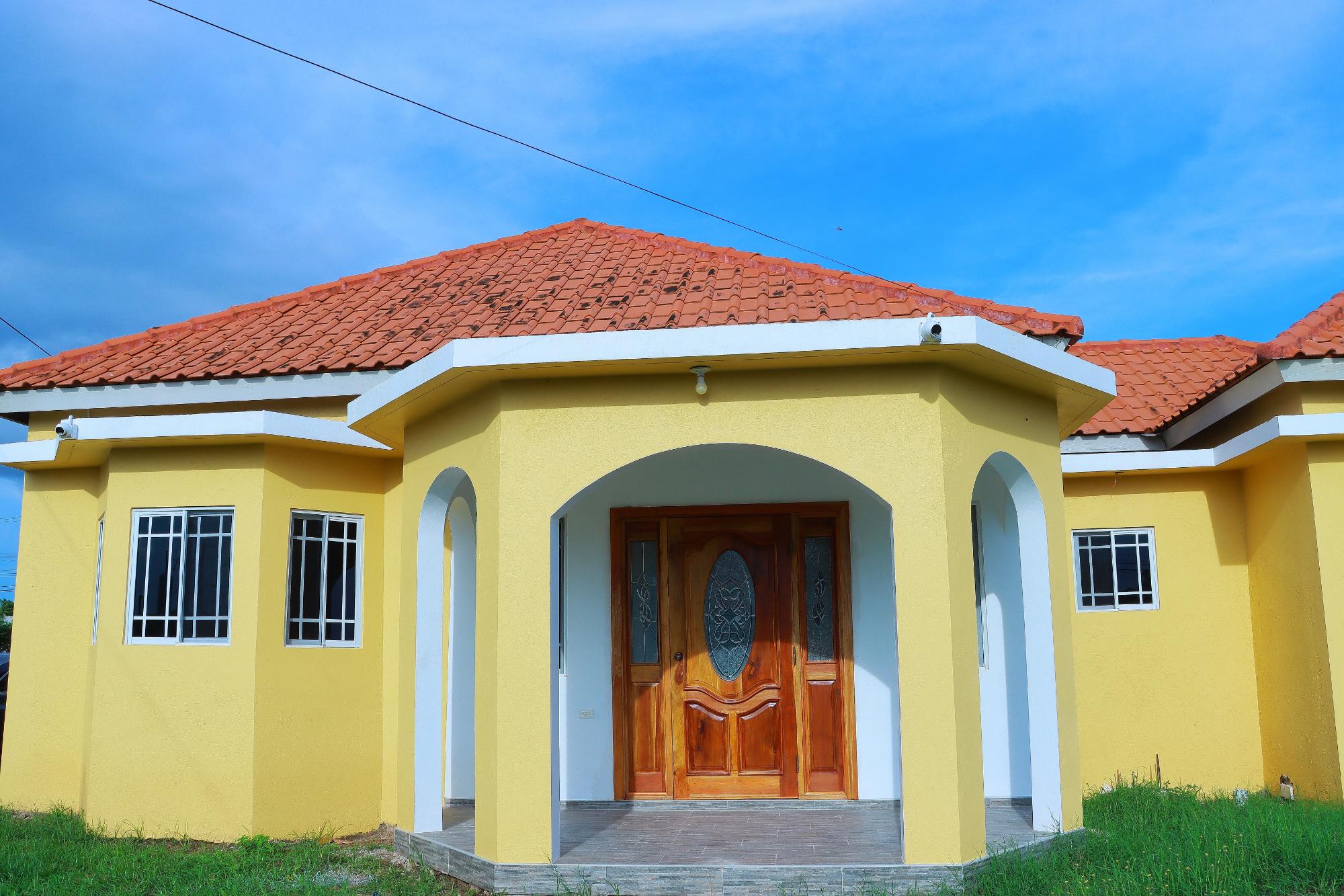 House For Rent AQUEDUCT COUNTRY CLUB, Bushy Park 100,000 Keez
