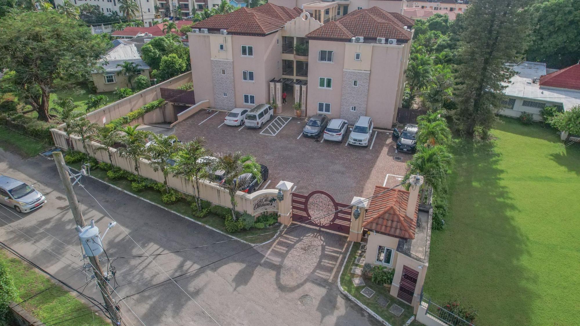 Apartment For Rent OTTAWA AVENUE, Kingston 6 1,400 Keez