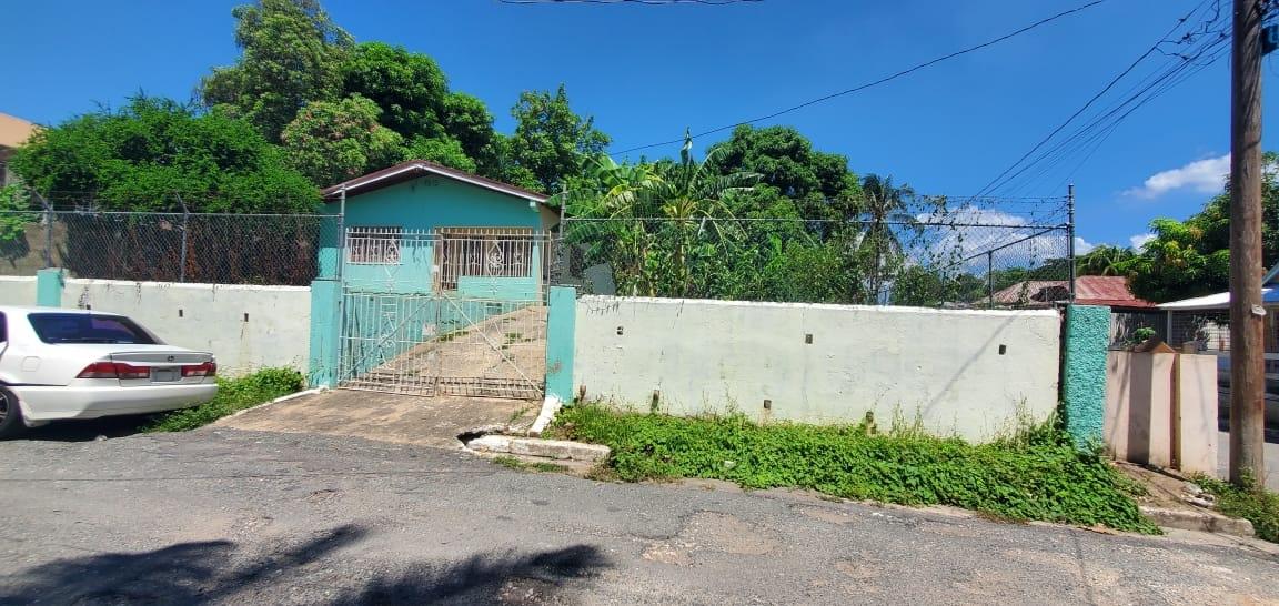 House For Sale RED CHURCH STREET, SPANIS, Spanish Town 7,500,000 Keez