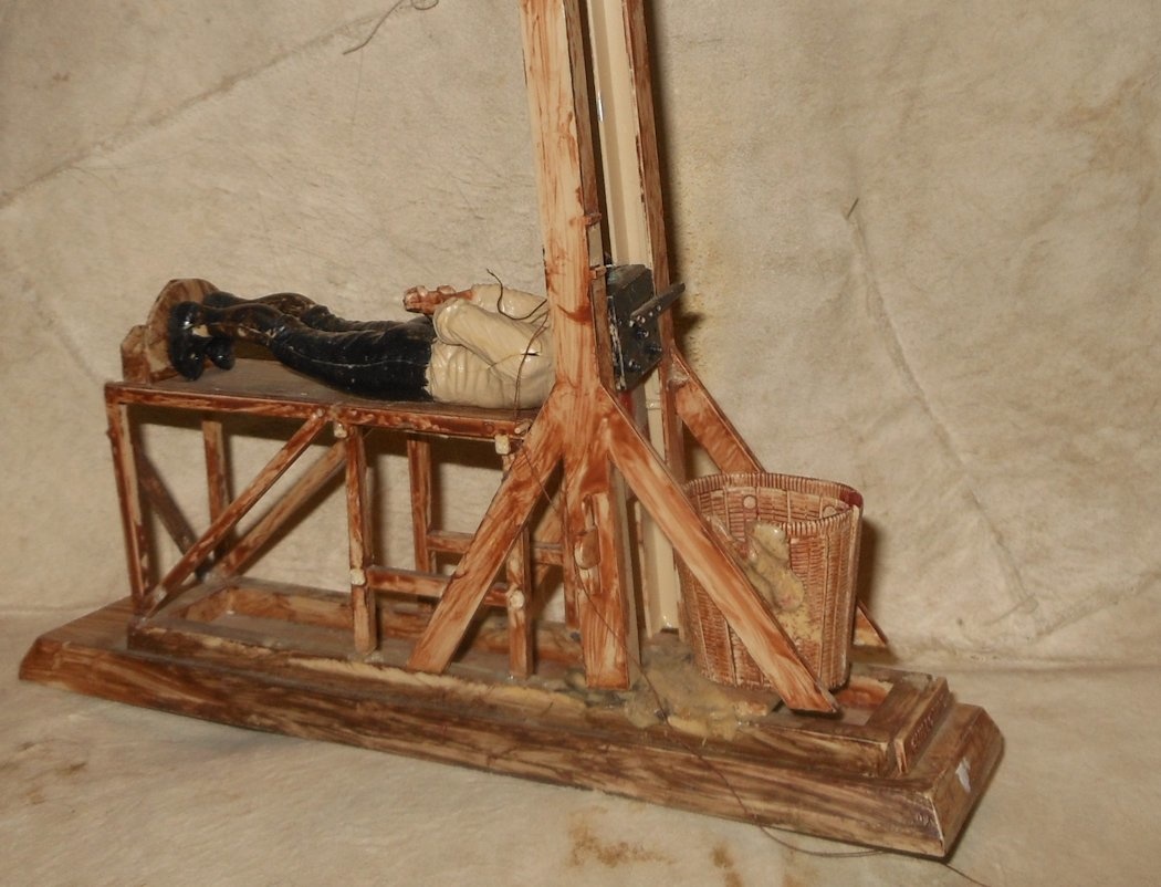 Aurora Madame Tussaud's Chamber of Horrors Guillotine Model Kit 1964