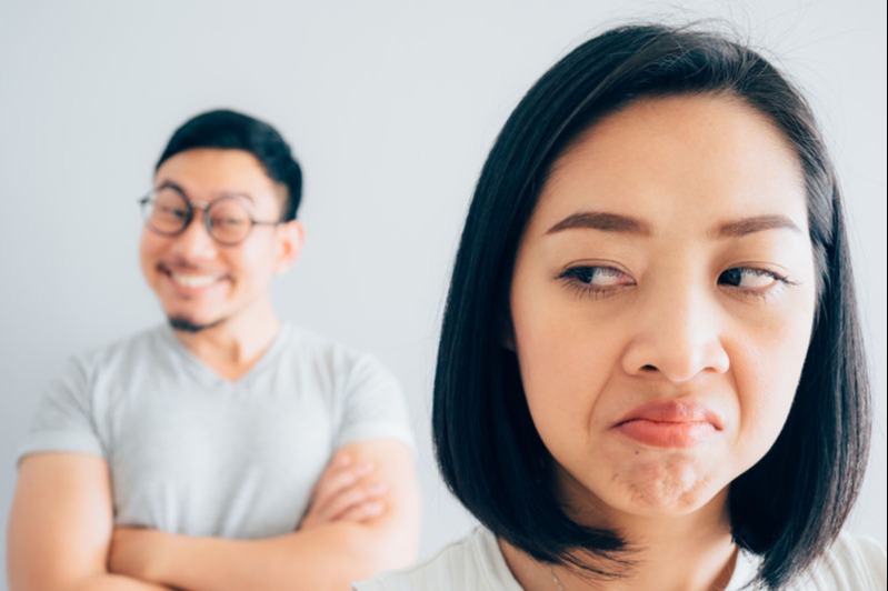 10 Cara Menghilangkan Pikiran Negatif Terhadap Suami Dalam Pernikahan