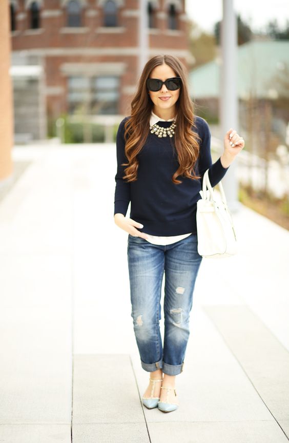 10 OOTD Kemeja dan Boyfriend Jeans yang Simpel, Tapi Tetap