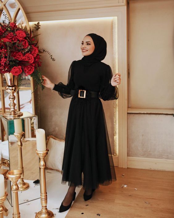 8 Tips Pilih Warna Hijab Untuk Baju Kondangan Hitam Womantalk