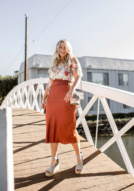 7 OOTD Rok Span Panjang Untuk Tubuh Pendek Dan Gemuk