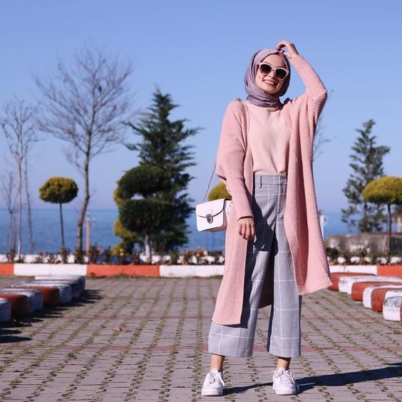 10 OOTD Hijab Untuk Tubuh Mungil Agar Terlihat Tinggi dan