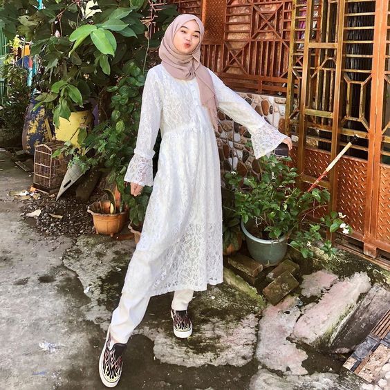 Mimpi memakai baju putih ini ditafsirkan sebagai gambaran perasaan dan pikiran, yang dikirim oleh alam bawah sadar ke dalam pikiran kita. Mimpi Pakai Baju Baru Serba Putih Aamarapptest Aamarpay Com