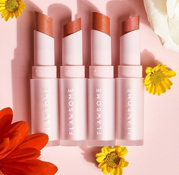 8 Merek Lip Balm Lokal yang Bagus Untuk Bibir Hitam dan Kering Womantalk