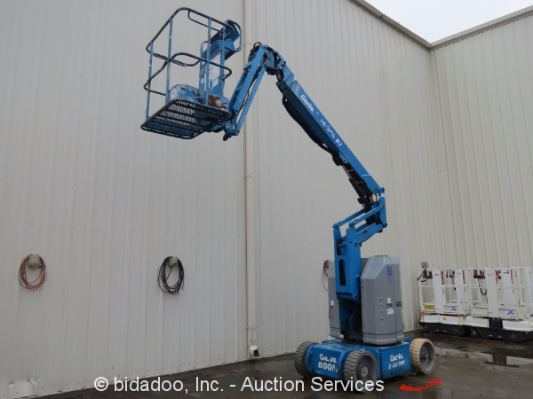 2006 Genie Z30/20N RJ 30' Narrow Articulating Electric Boom Lift