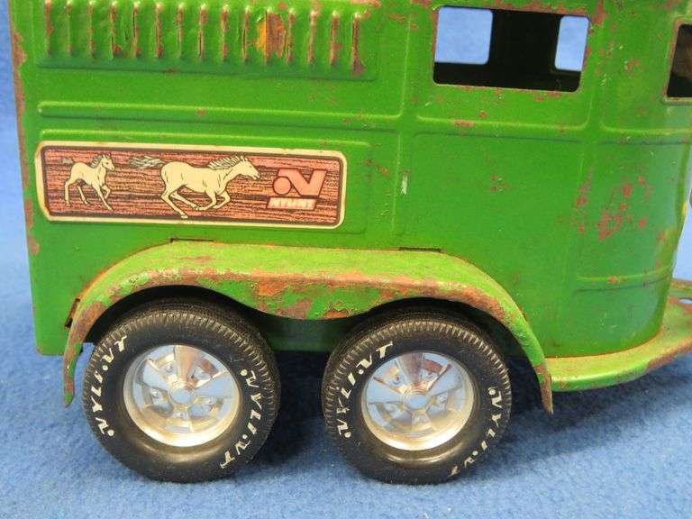 Vintage Nylint metal horse trailer AAA Auction and Realty