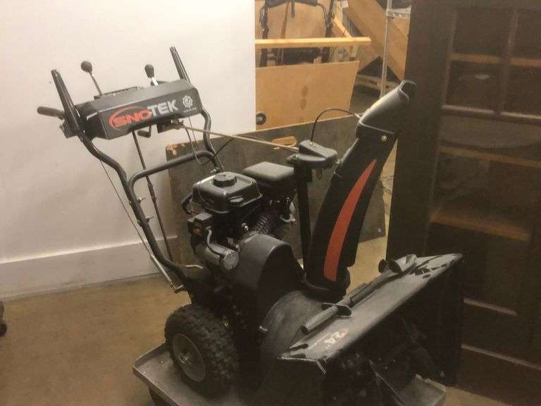 Aries SnoTek 24” gas snow blower. Used once! Lil Dusty Online