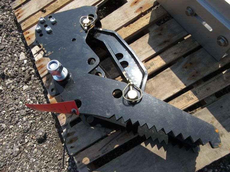 Universal backhoe/excavator thumb, fits boom up to 3 1/4", direct fit