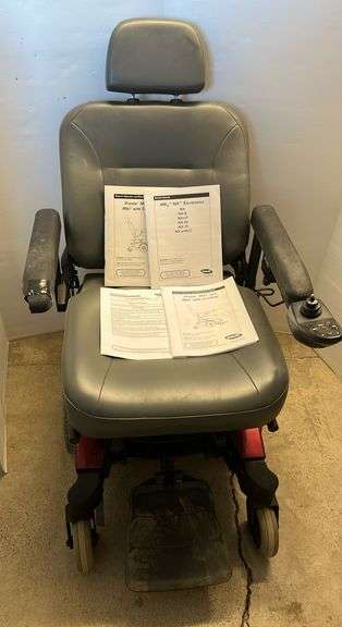 Pronto M51 Sure step mobility chair manuals included, needs batteries
