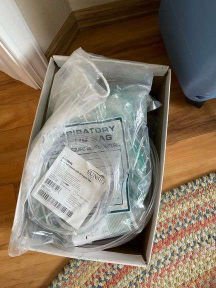 Phillips Respironics Oxygen Concentrator with Extra Hose - Apexx Auctions