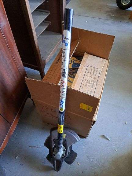 Craftsman weedwacker with attachment - Auction Solutions Inc