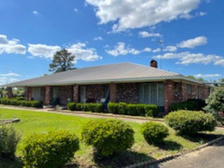 Home & Shop For Sale at Online Auction in Cottonport, LA