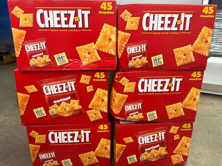 (6) BOXES OF CHEEZITS POUCHES (45 POUCHES PER BOX) Earl's Auction