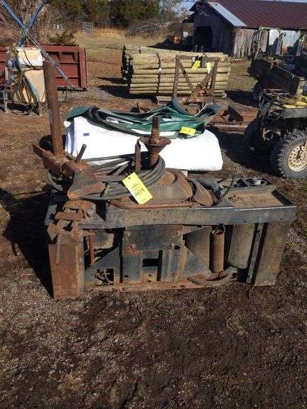 TIRE CHANGING MACHINE - EK Auctioneers LLC