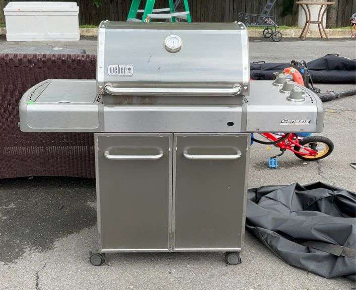 er three burner propane grill, tested and working, tank not included