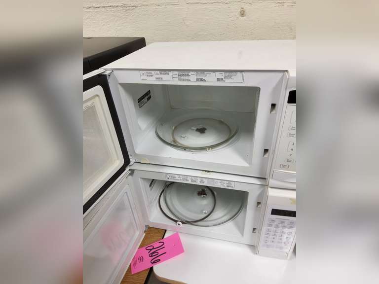 2 GE microwaves (untested) Lindsay Auctions & Realty LLC