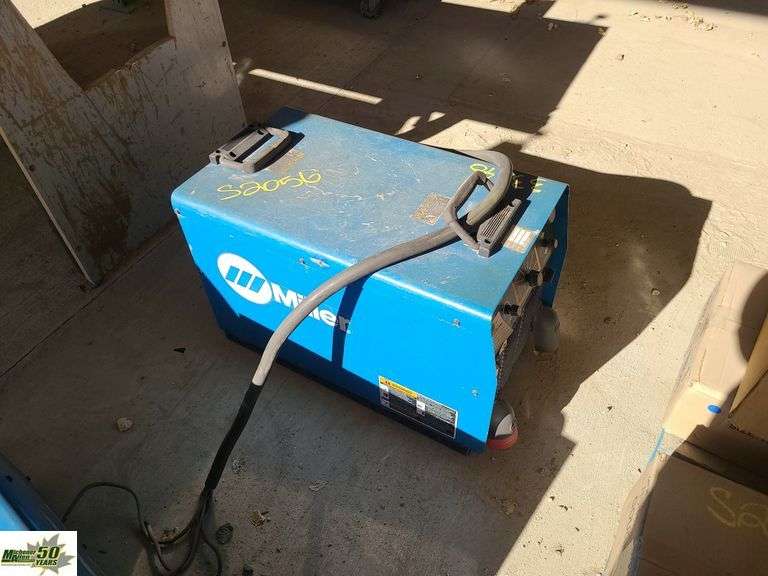 Miller XMT 456 CC/CV WelderQty 1 Michener Allen Auctioneering Ltd