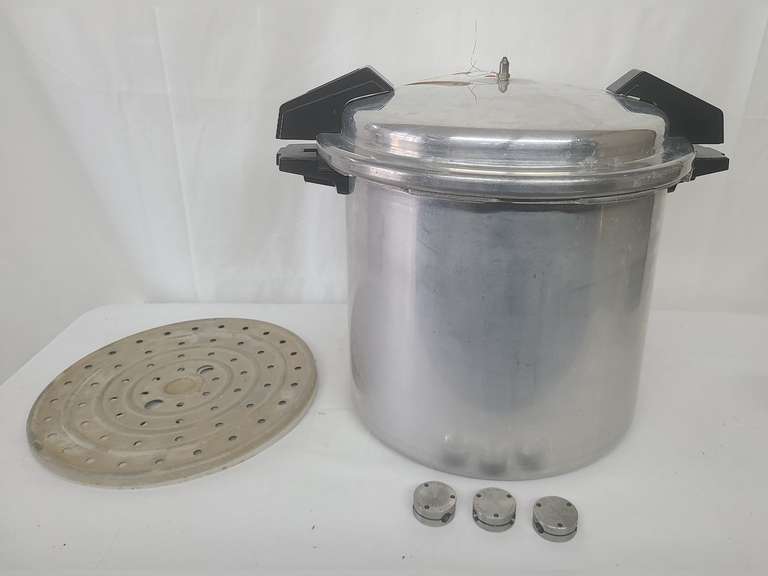 Mirro 22qt Canning Pressure Cooker with seal Northern Kentucky