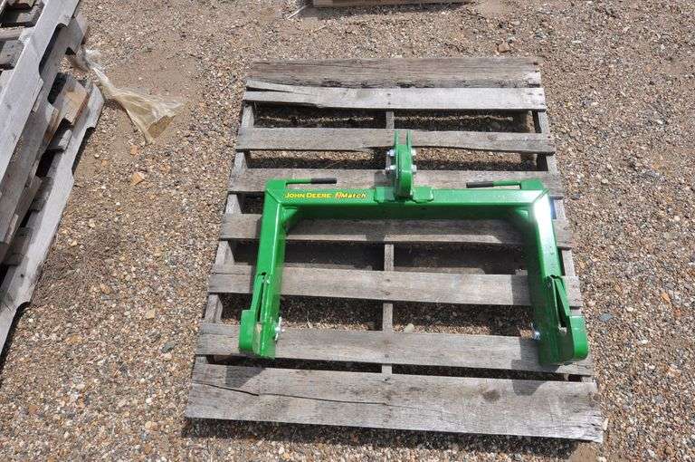 John Deere Category 1 Quick Hitch Peterson Land & Auction LLC