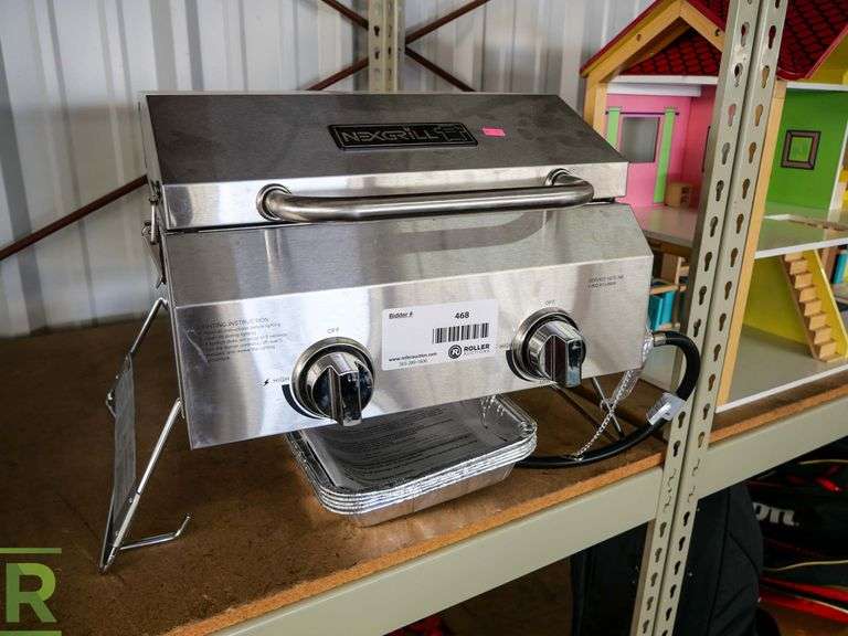 Nexgrill 8200033 Outdoor Table Top Grill, Propane Roller Auctions