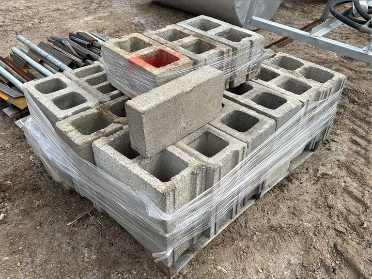 Cinder Blocks - Smith Sales Co. Auctioneers