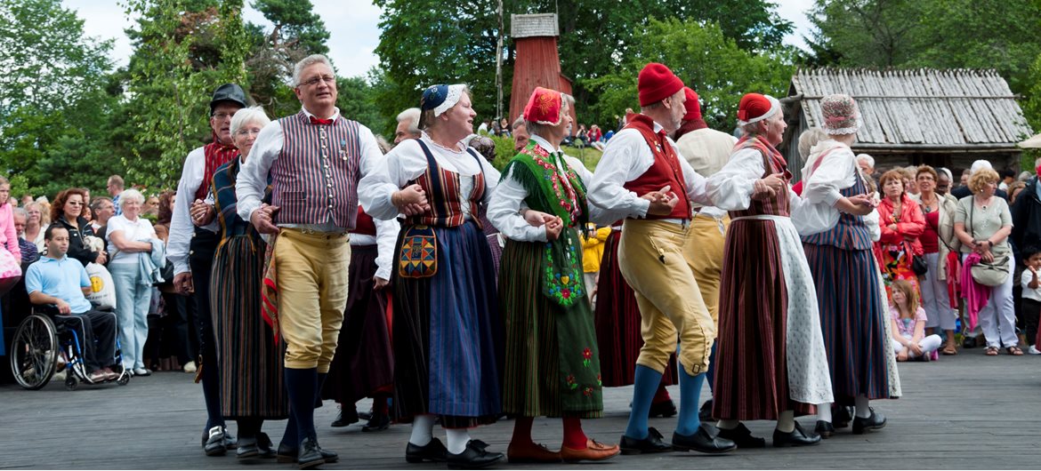 Sweden People / Midsummer in Dalarna a place to visit before you die
