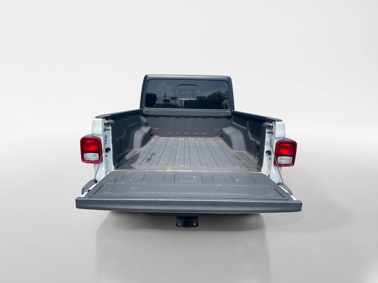 2023 Jeep Gladiator Starts at 274/mo 33,421 mi White