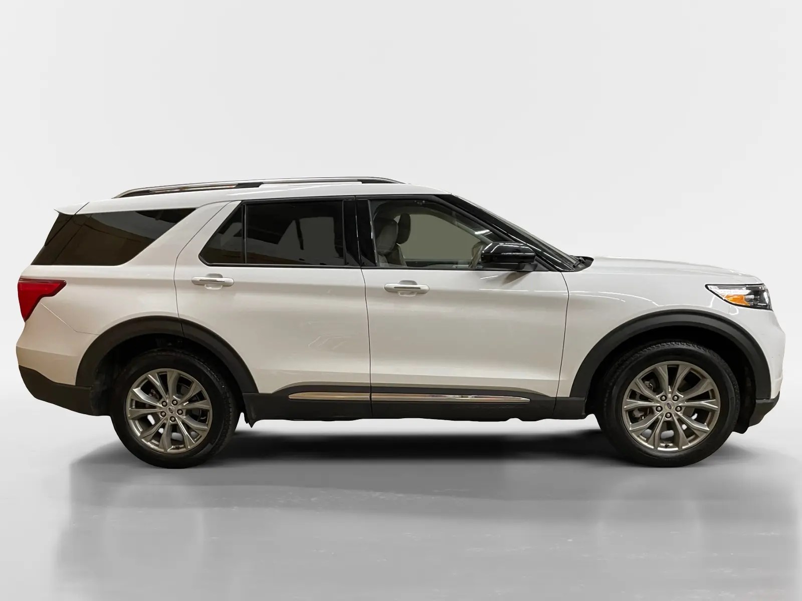 2023 Ford Explorer Starts at 329/mo 25,151 mi White