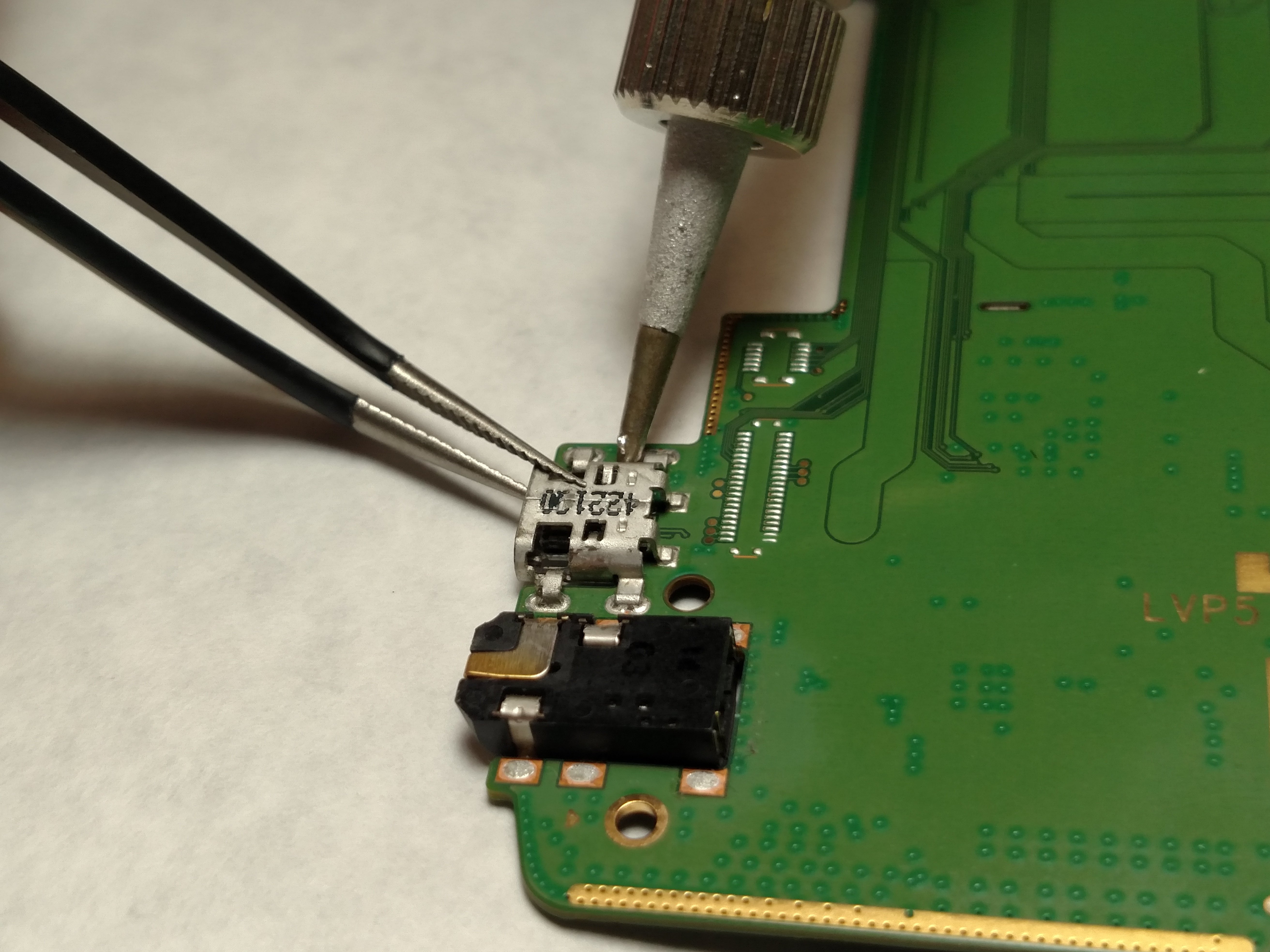 Remplacement du port de chargement MicroUSB Tutoriel de réparation iFixit