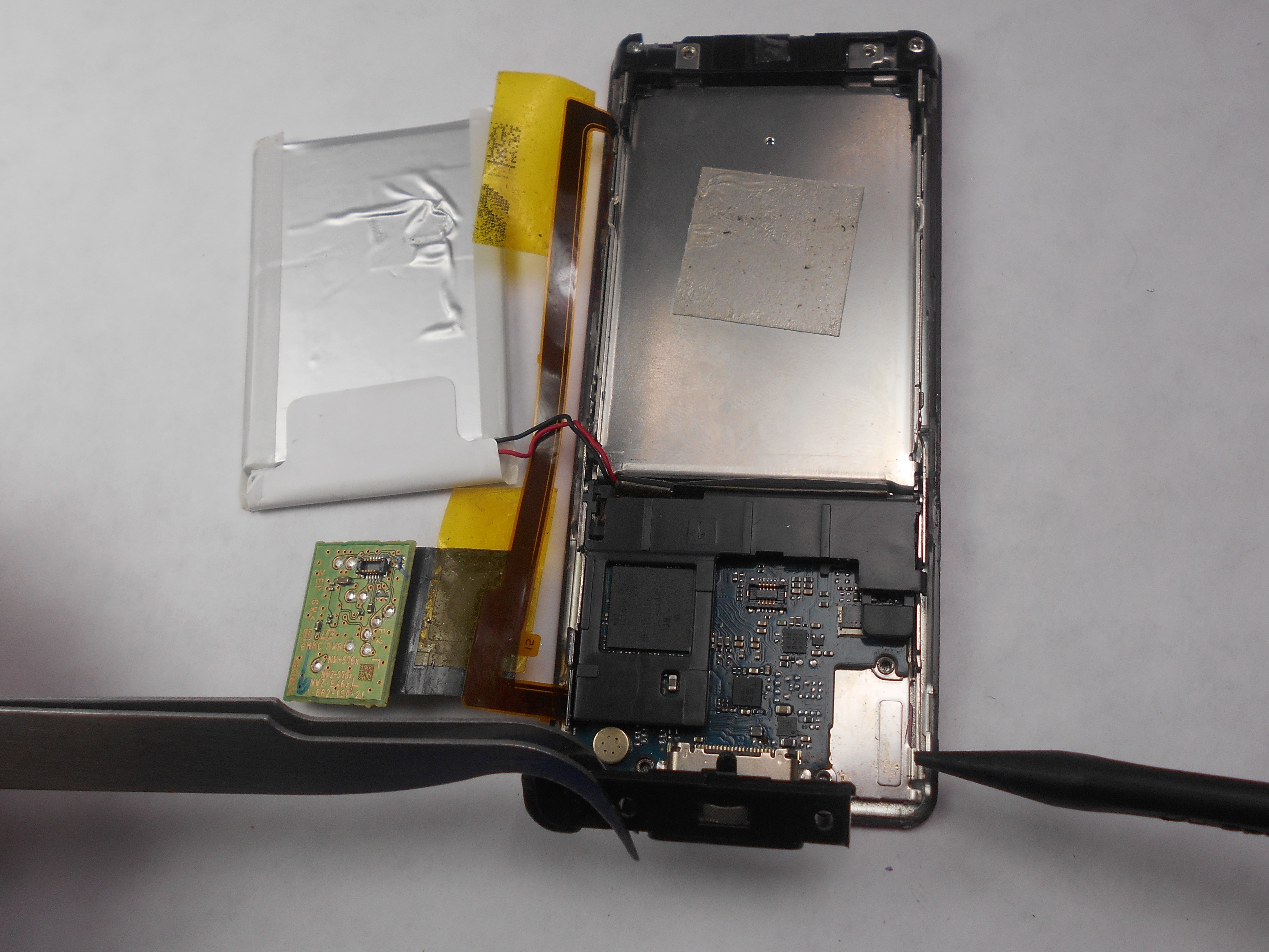 Sony NWZE473 Screen Replacement iFixit Repair Guide