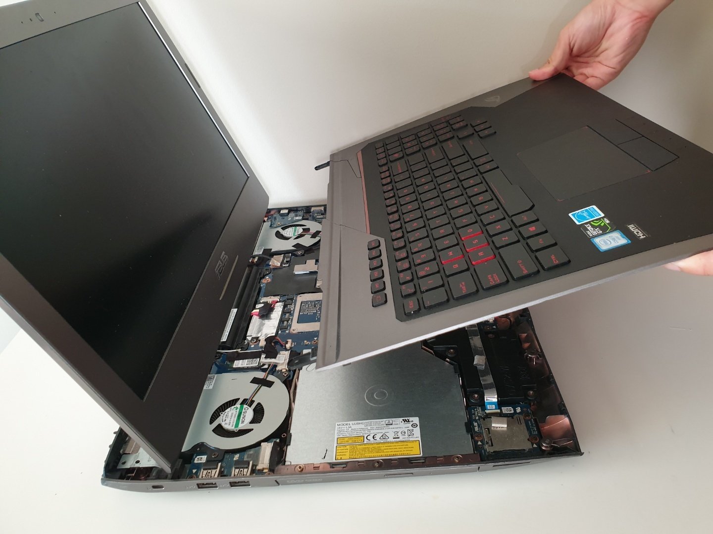 Asus ROG G752V Keyboard Replacement iFixit Repair Guide