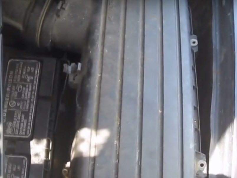 1999-2003 Acura TL Engine Air Filter Replacement (1999, 2000, 2001