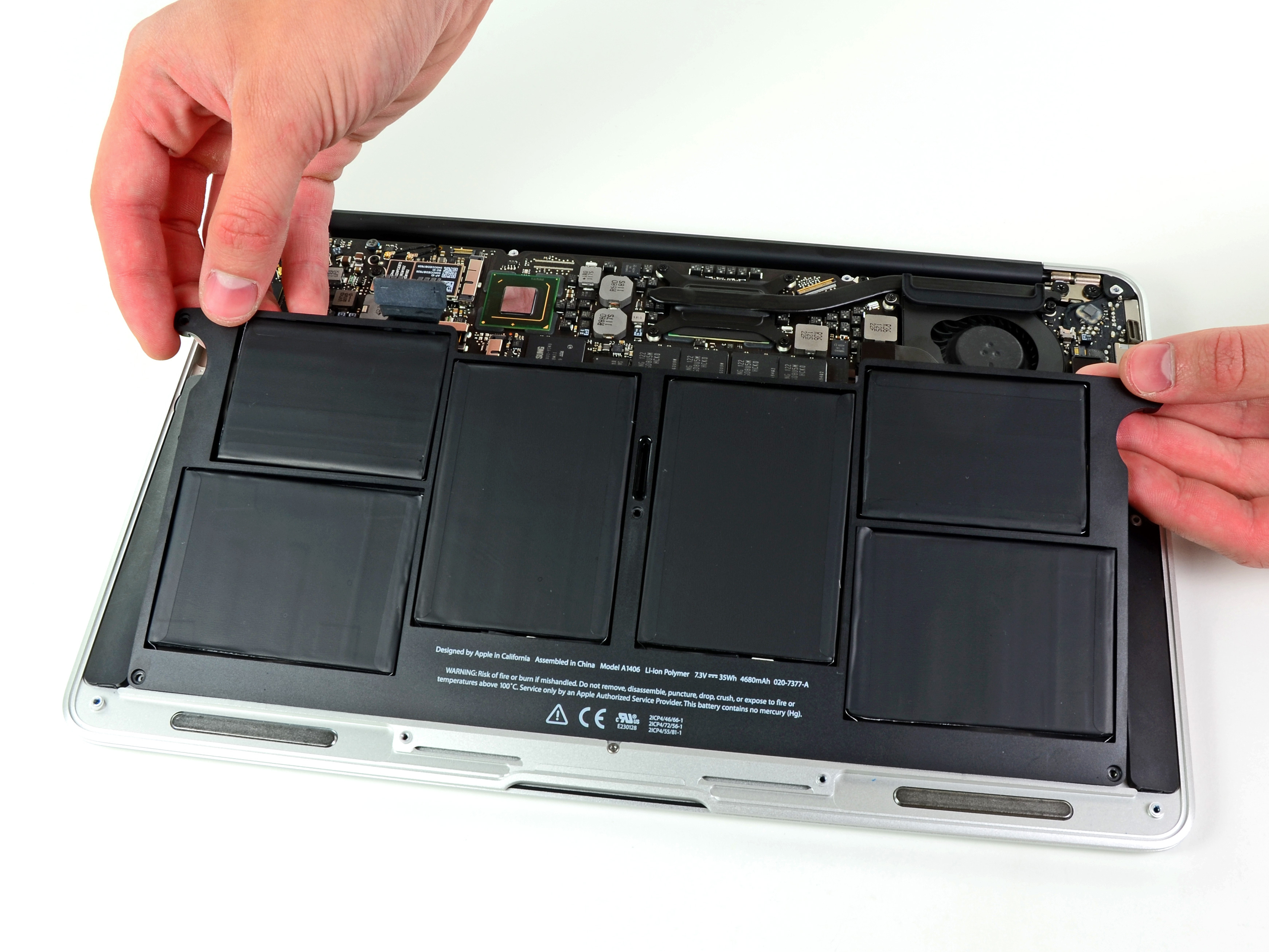 MacBook Air 11" Mid 2011 Battery Replacement iFixit Repair Guide